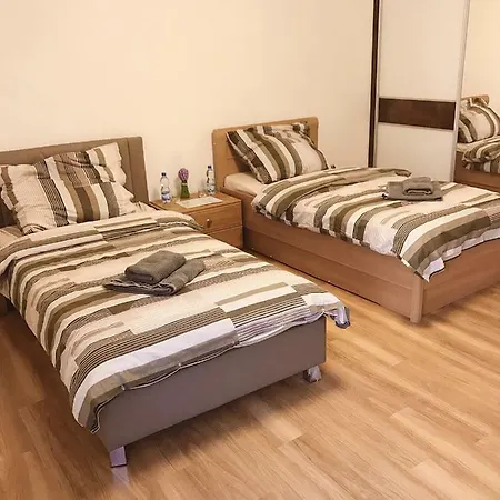 Newly Renovated For 2 People - Just 15 Minutes From The City Center! *