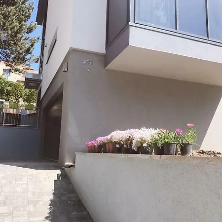 Newly Renovated For 2 People - Just 15 Minutes From The City Center! *