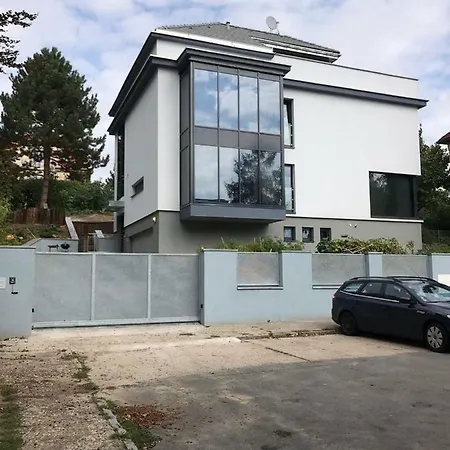 Newly Renovated For 2 People - Just 15 Minutes From The City Center! Gasthof *
